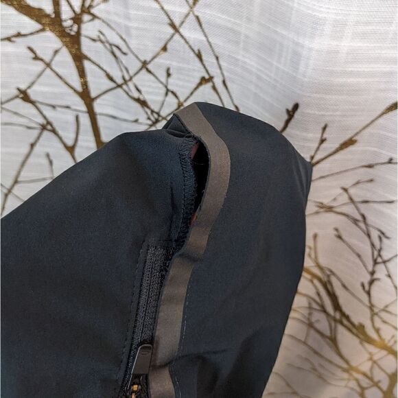 damaged oakley joggers   - Picture 5 of 5